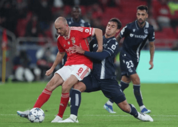 1-0！西甲劲旅虎口夺食+力压三冠王登顶